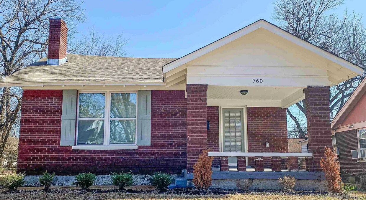 Primary Photo - 760 N McNeil St