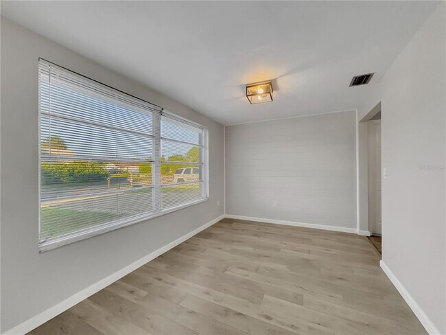 Foto del edificio - 9240 Glen Moor Ln