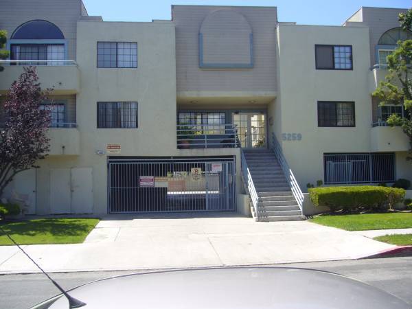 Foto del edificio - 5259 Cartwright Ave