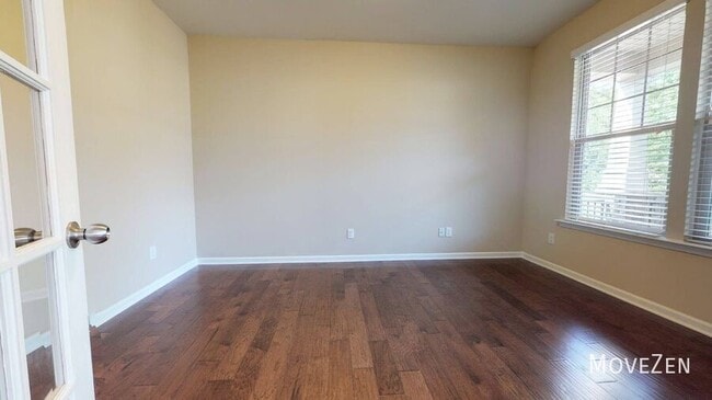 Building Photo - 105 Maraketch Ct