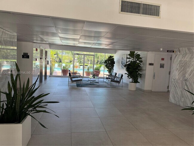 Foto del edificio - 401 Golden Isles Dr
