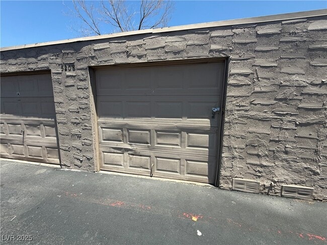 Building Photo - 5208 Greene Ln