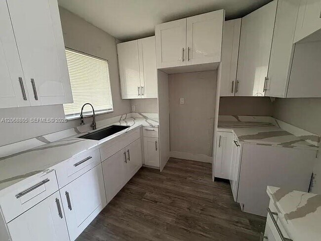 Foto del edificio - 1431 NW 10th Pl