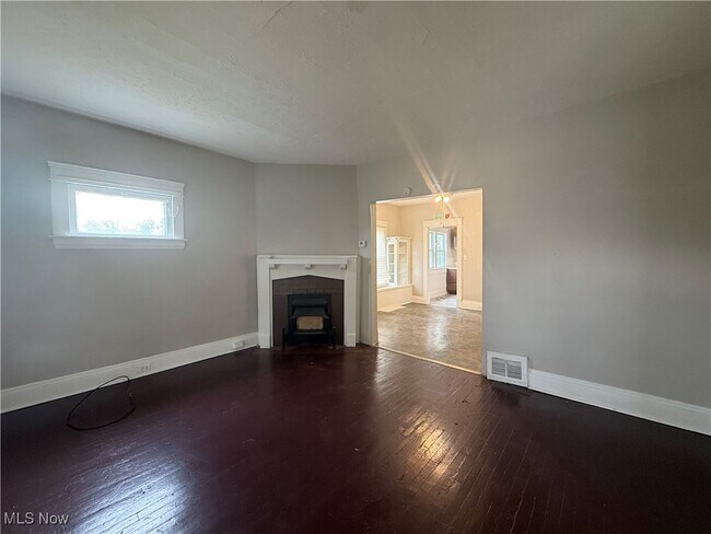 Foto del edificio - 1278 E 115th St