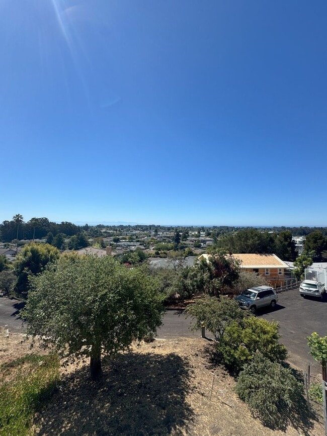 Building Photo - Stunning Hilltop Retreat with Panoramic Oc...