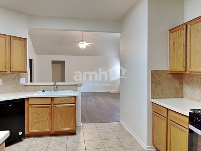 Foto del edificio - 18514 Inwood Elm Cir