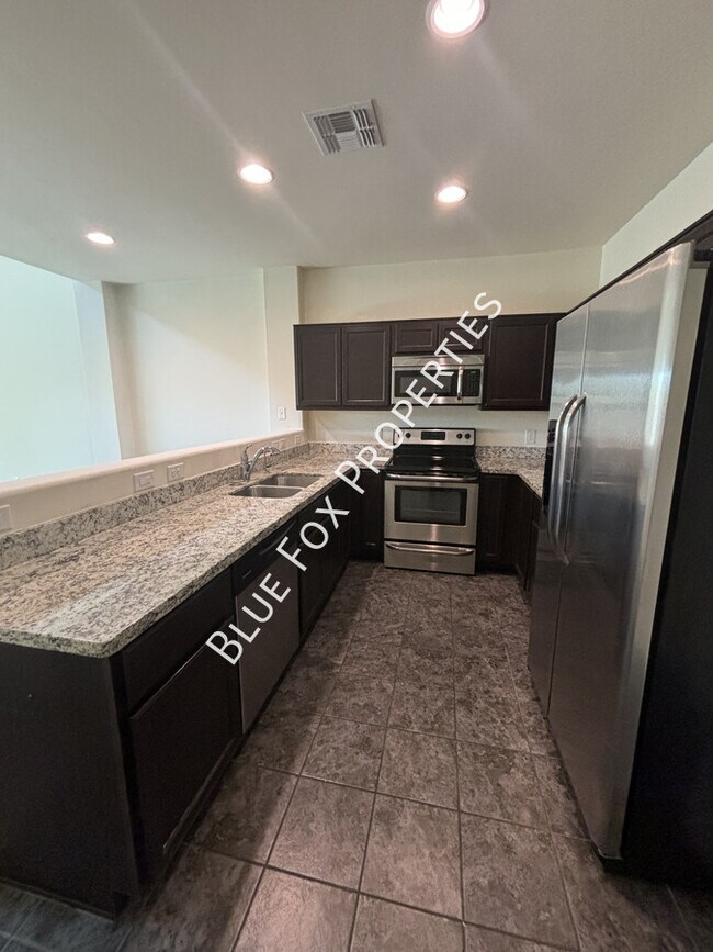 Building Photo - 4170 N Thurston Ln