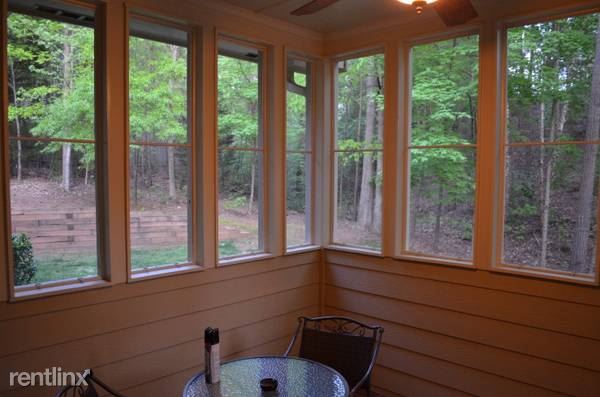 Foto del edificio - 930 Hopewell Place Dr