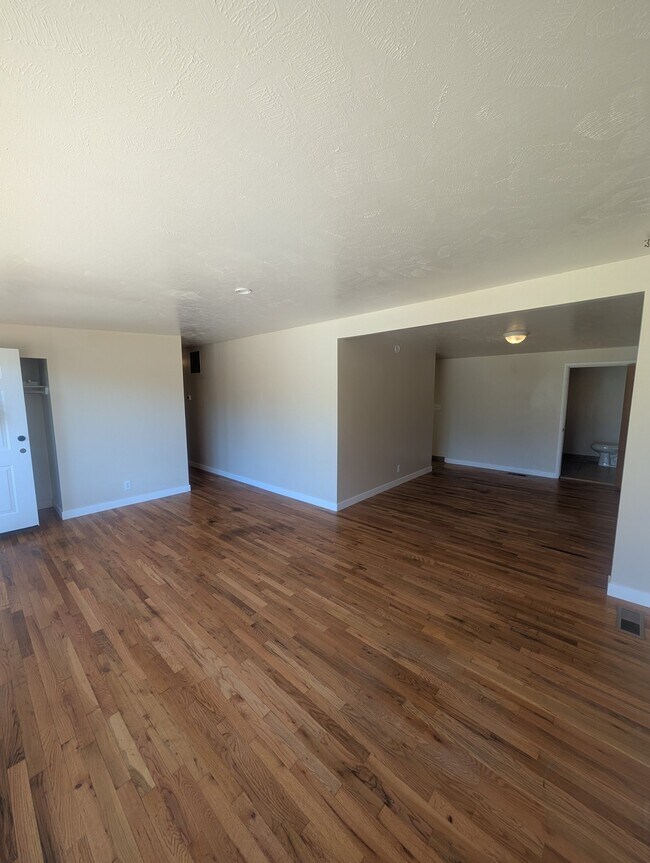 Foto del edificio - 183 W 1425 N