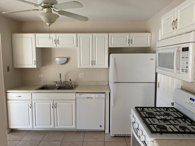 Foto del edificio - 401 Sandalwood Ln