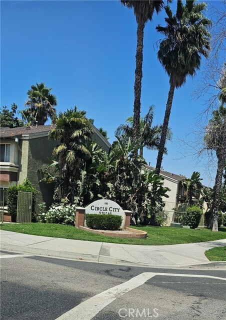 Building Photo - 1085 Circle City Dr