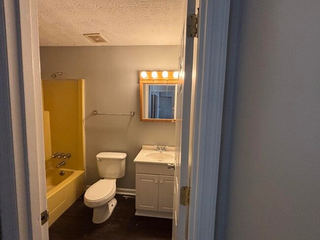 Building Photo - 328 Garden Park Dr