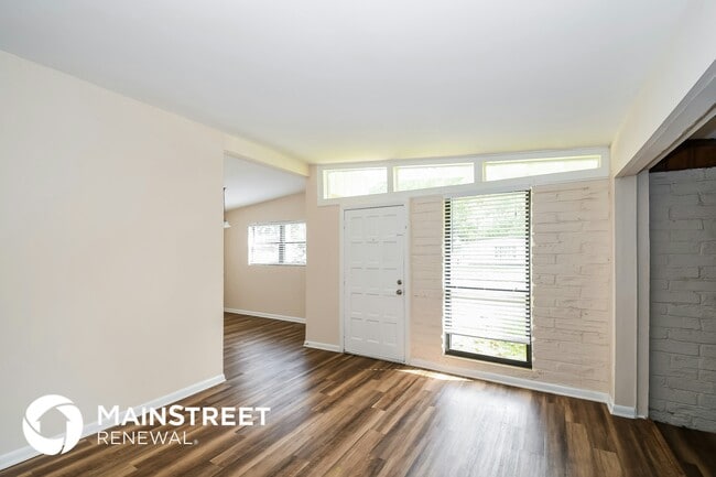 Building Photo - 1044 Legay Ave