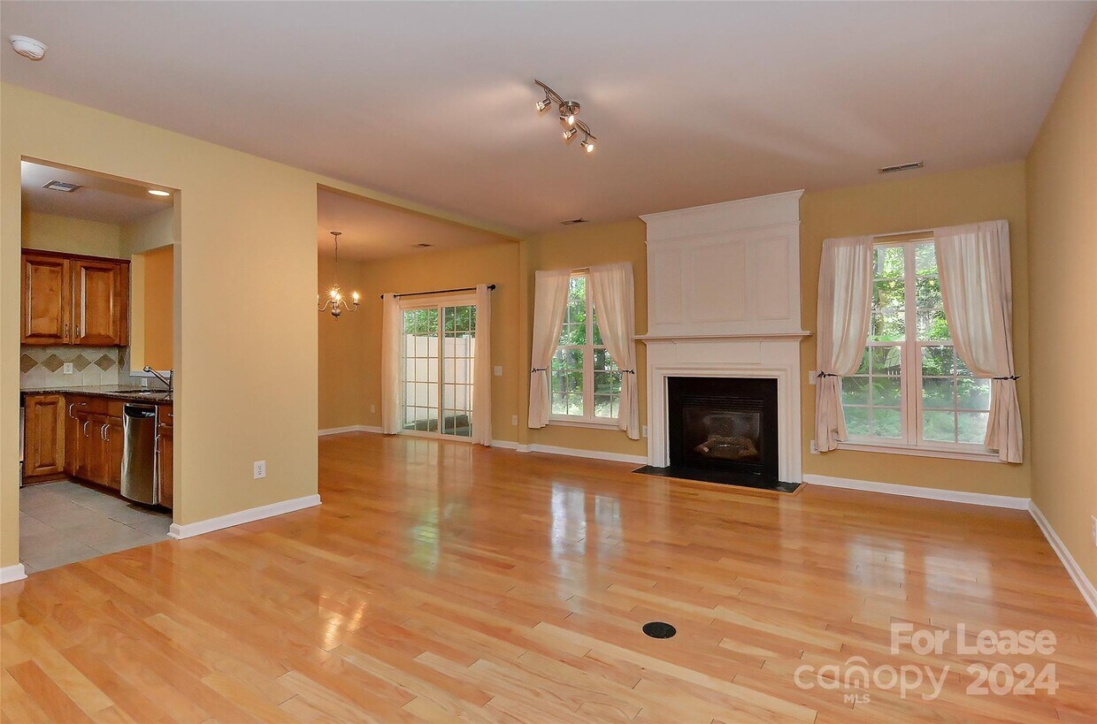 Primary Photo - 10214 Blakeney Preserve Dr