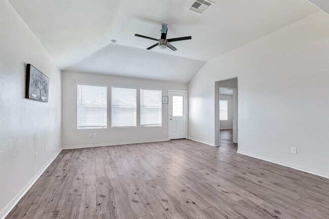 Building Photo - 1218 Newsome Glenn Dr