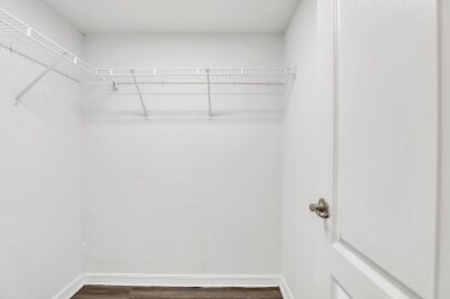Foto del edificio - 2323 McCoy Rd