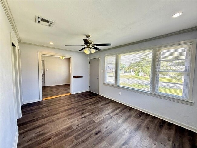 Foto del edificio - 628 Radiance Ave