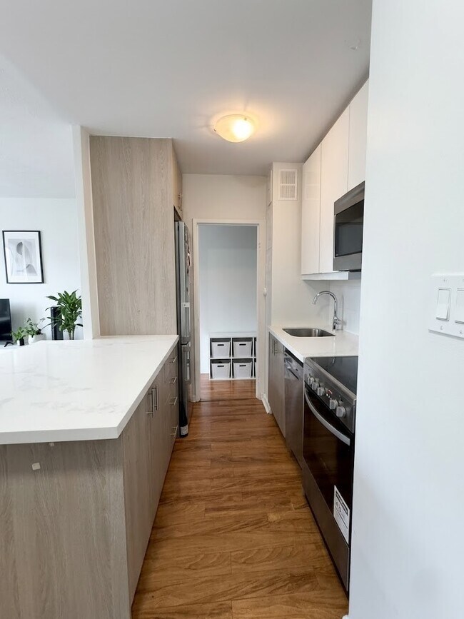 Photo du bâtiment - 140 Springhurst Ave