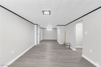 Building Photo - 16902 Lotus Dr