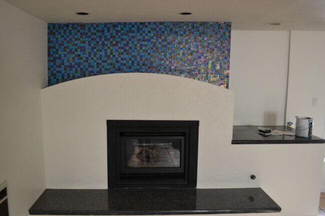 Building Photo - 3-Bedroom Home with Bonus Space | South Redondo Beach | Near Coast