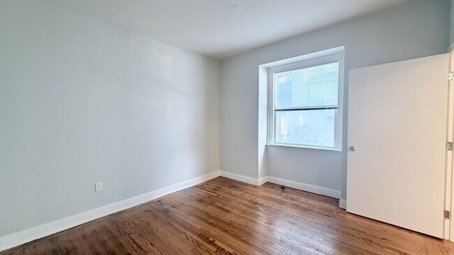 Foto del edificio - 840 Van Ness Ave