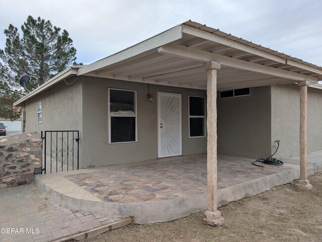Foto del edificio - 5857 W Valley Cir