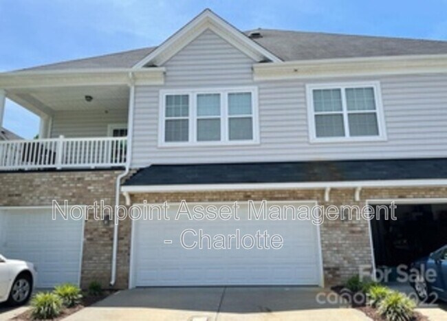 Building Photo - 14639 Juventus St