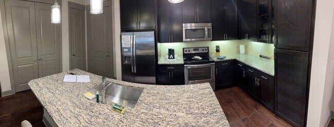 Foto del edificio - 5655 Carnegie Blvd