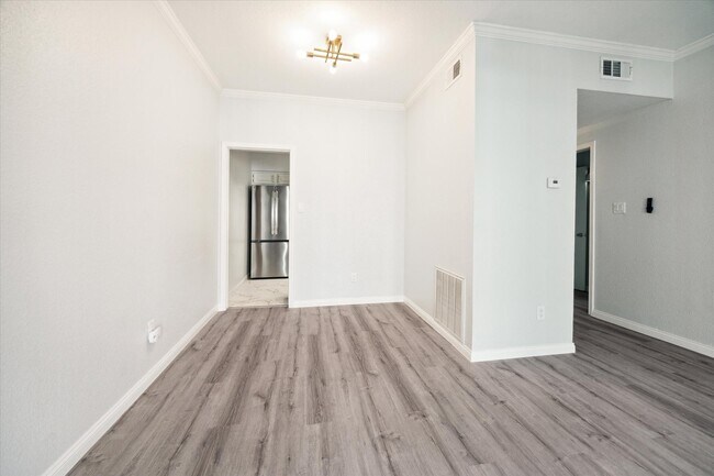 Foto del edificio - 2475 Underwood St