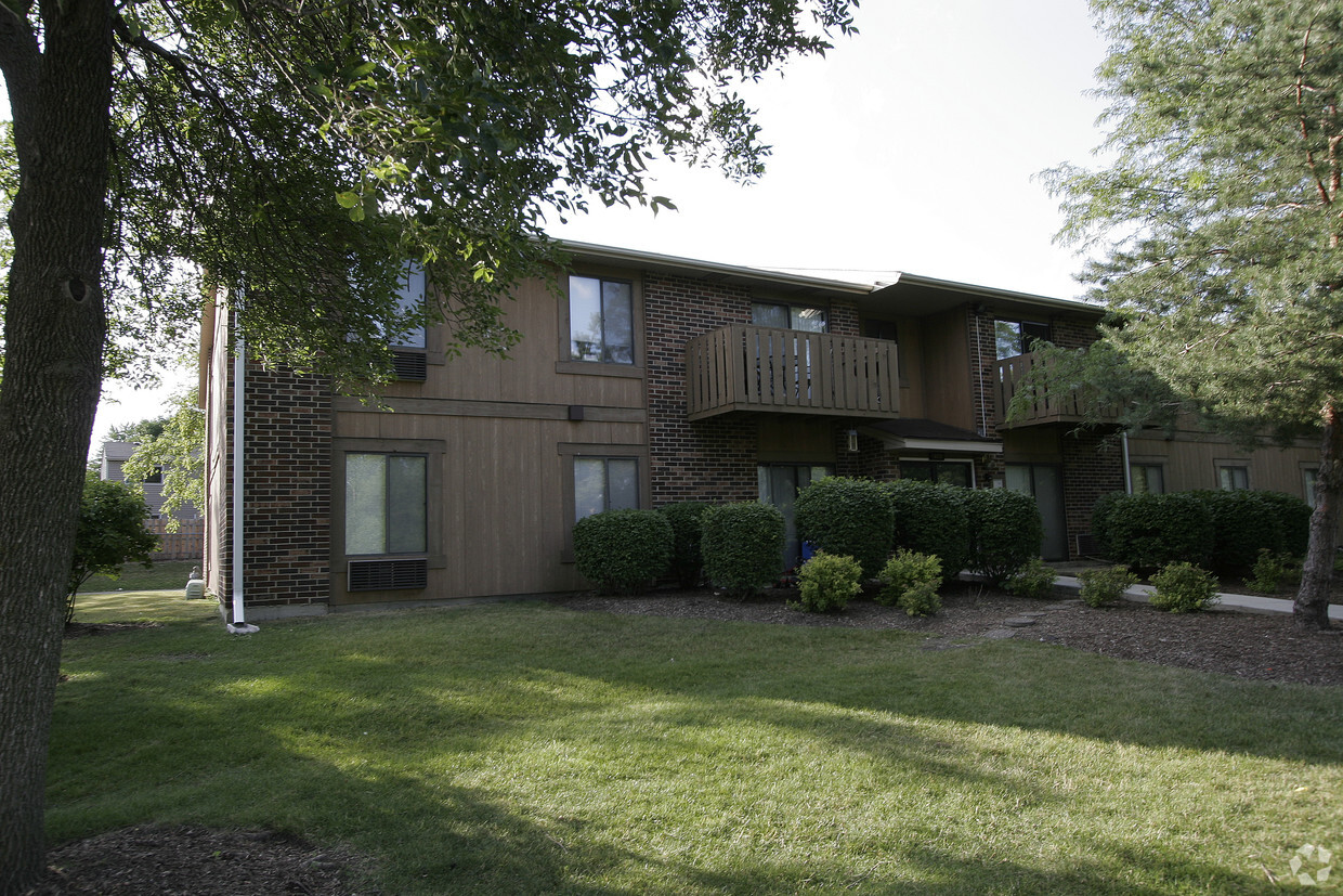 Building Photo - Waterbury Apartments