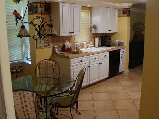 Building Photo - 7937 La Mirada Dr