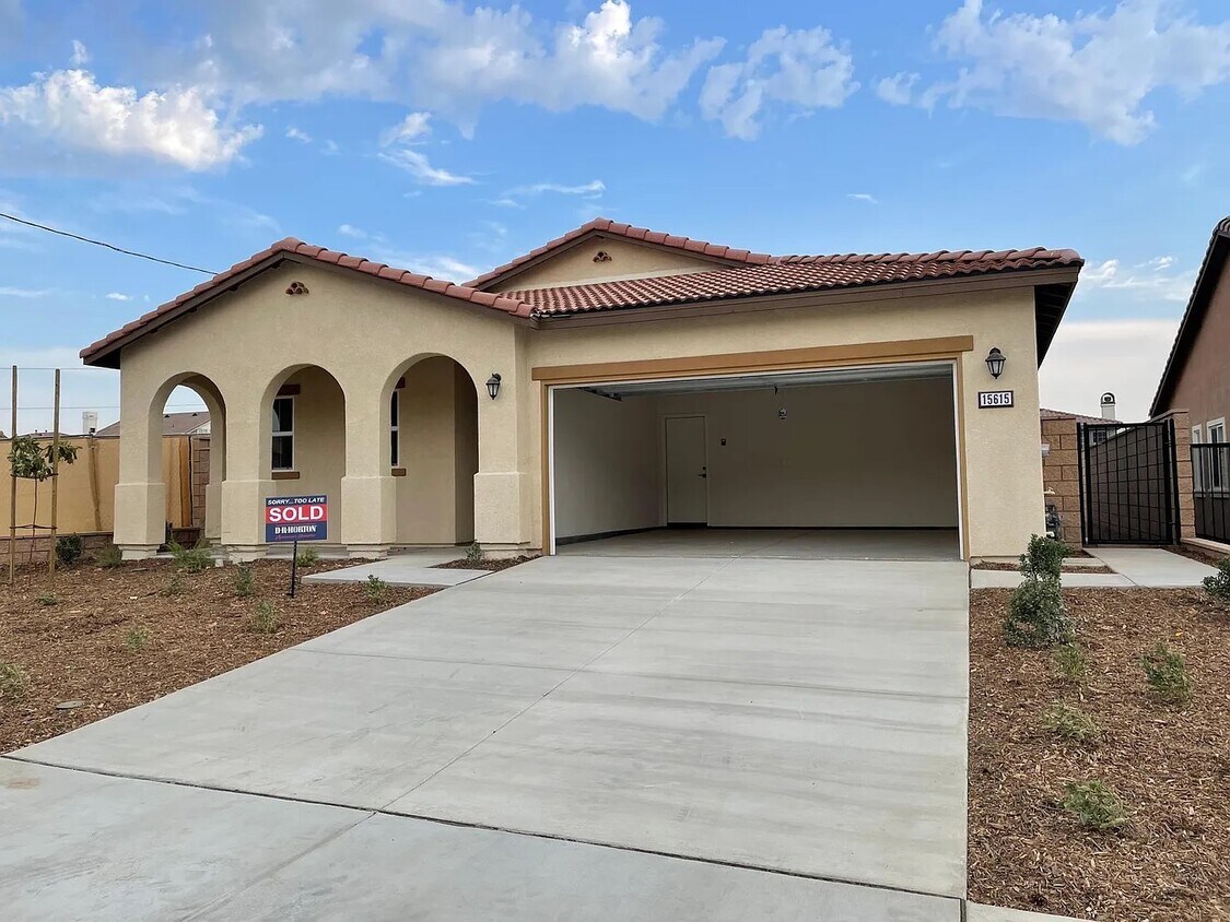 Primary Photo - 15615 Kings Peak Dr