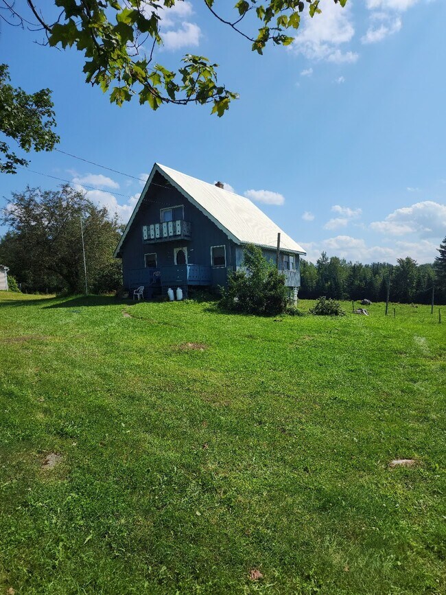Foto del edificio - 826 Holt Rd