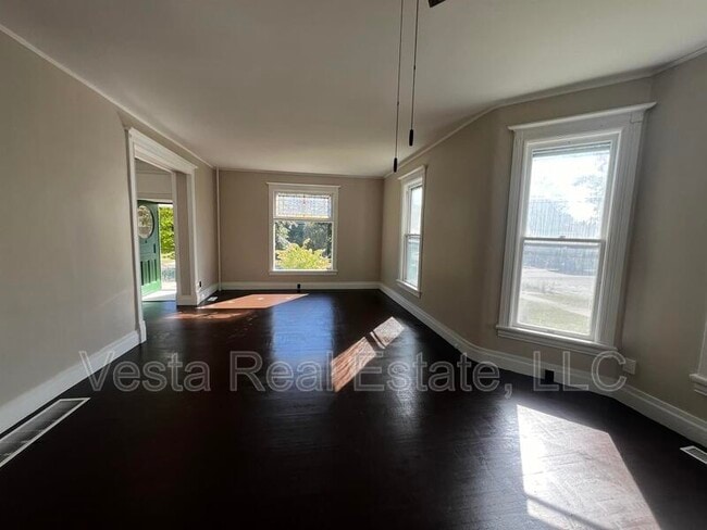 Foto del edificio - 502 E Locust St