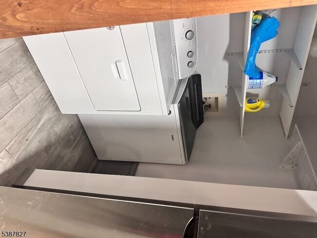 Foto del edificio - 3105 Schindler Ln