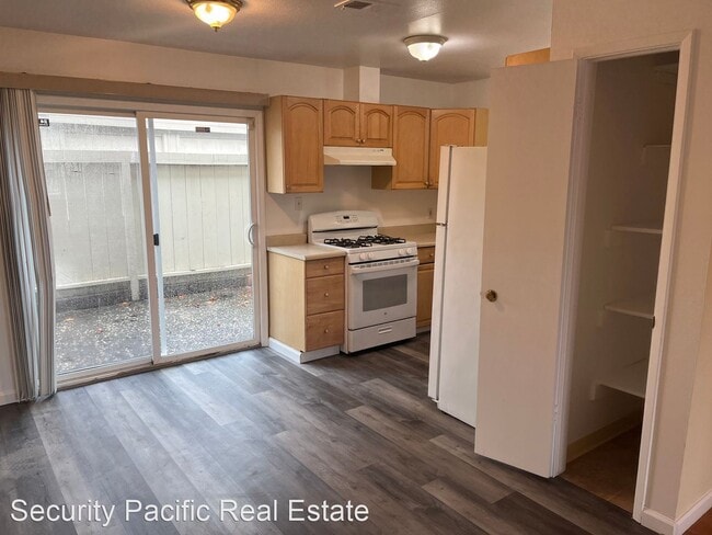 Building Photo - 2 br, 1 bath House - 118 Rainbow Ct.