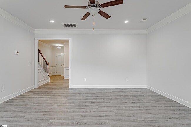 Building Photo - 502 Milbury Way