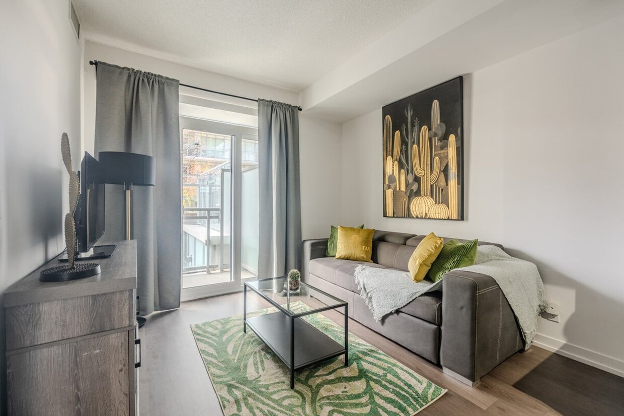 Photo principale - 110 Eglinton Ave E