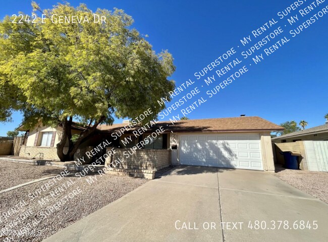 Building Photo - 2242 E Geneva Dr