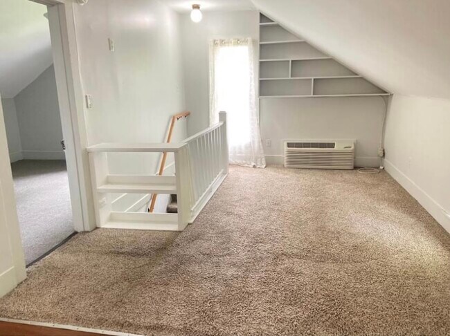 Sala de estar - 603 McCarthy St