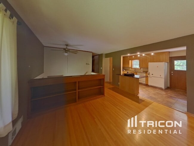 Building Photo - 2660 Roth Pl