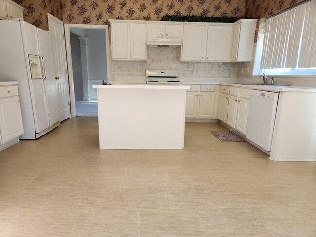 Building Photo - 3931 Tugaloo River Dr NW