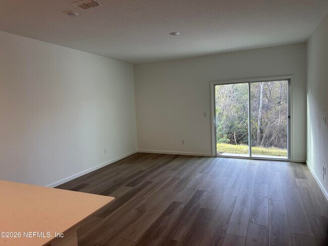 Building Photo - 531 Holly Lks Dr