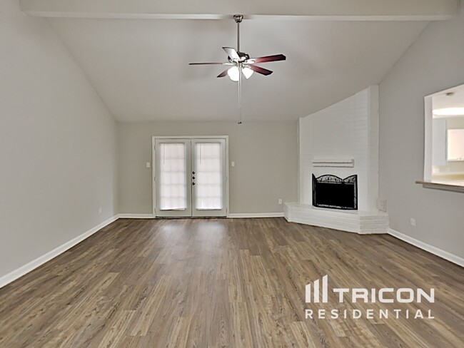 Building Photo - 16715 Summer Dawn Lane Houston TX