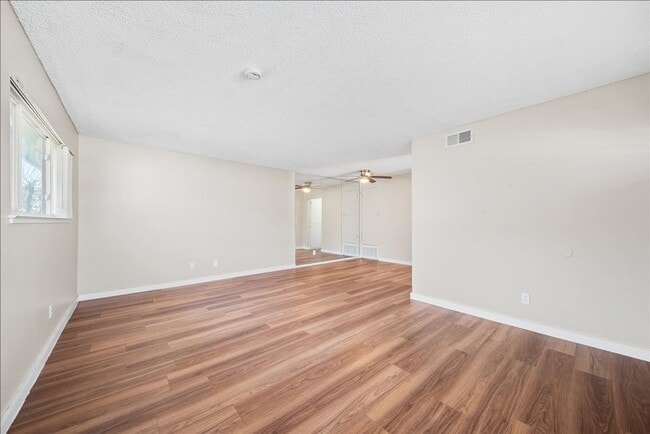 Building Photo - 4617 Palm Ave