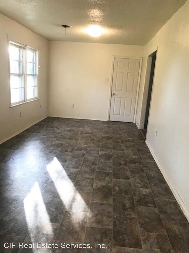Foto del edificio - 3 br, 1 bath House - 122 Meadowbrook St