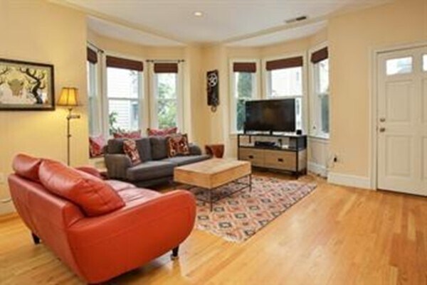 Foto del edificio - 11 Lester Pl