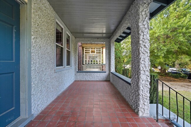Foto del edificio - 609 Baldwin Ave