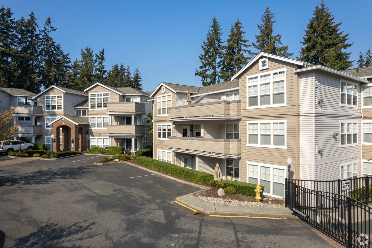Montclair Apartments in Edmonds, WA