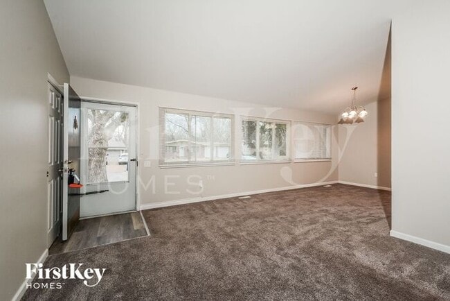 Building Photo - 2320 Palomino Ln